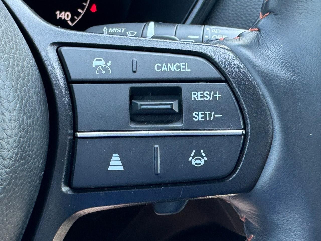 Honda CR-V Hybrid Vehicle Full-screen Gallery Image 22