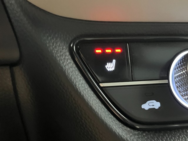 Honda HR-V Vehicle Full-screen Gallery Image 21