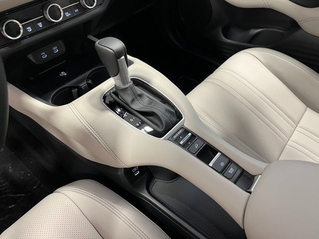Honda HR-V Vehicle Full-screen Gallery Image 23