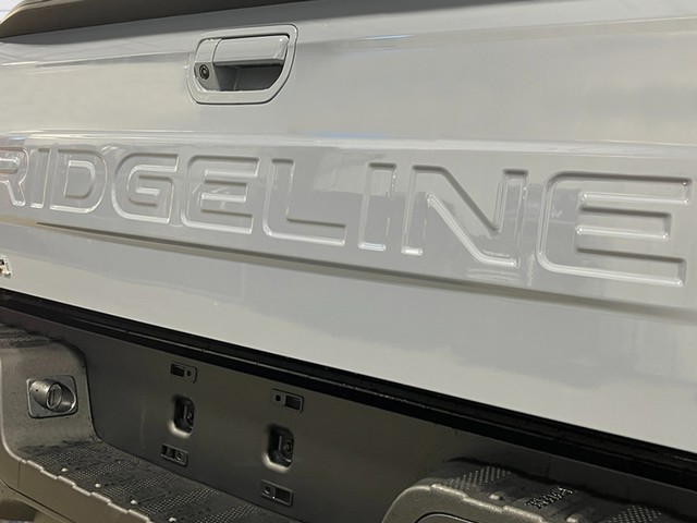 Honda Ridgeline Vehicle Full-screen Gallery Image 07