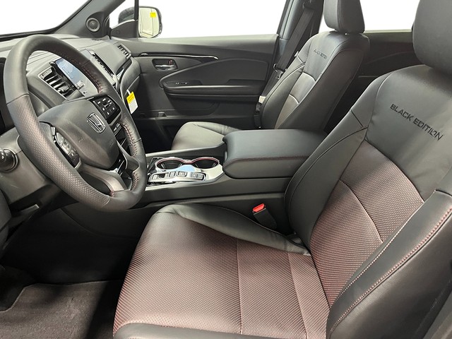 Honda Ridgeline Vehicle Full-screen Gallery Image 15