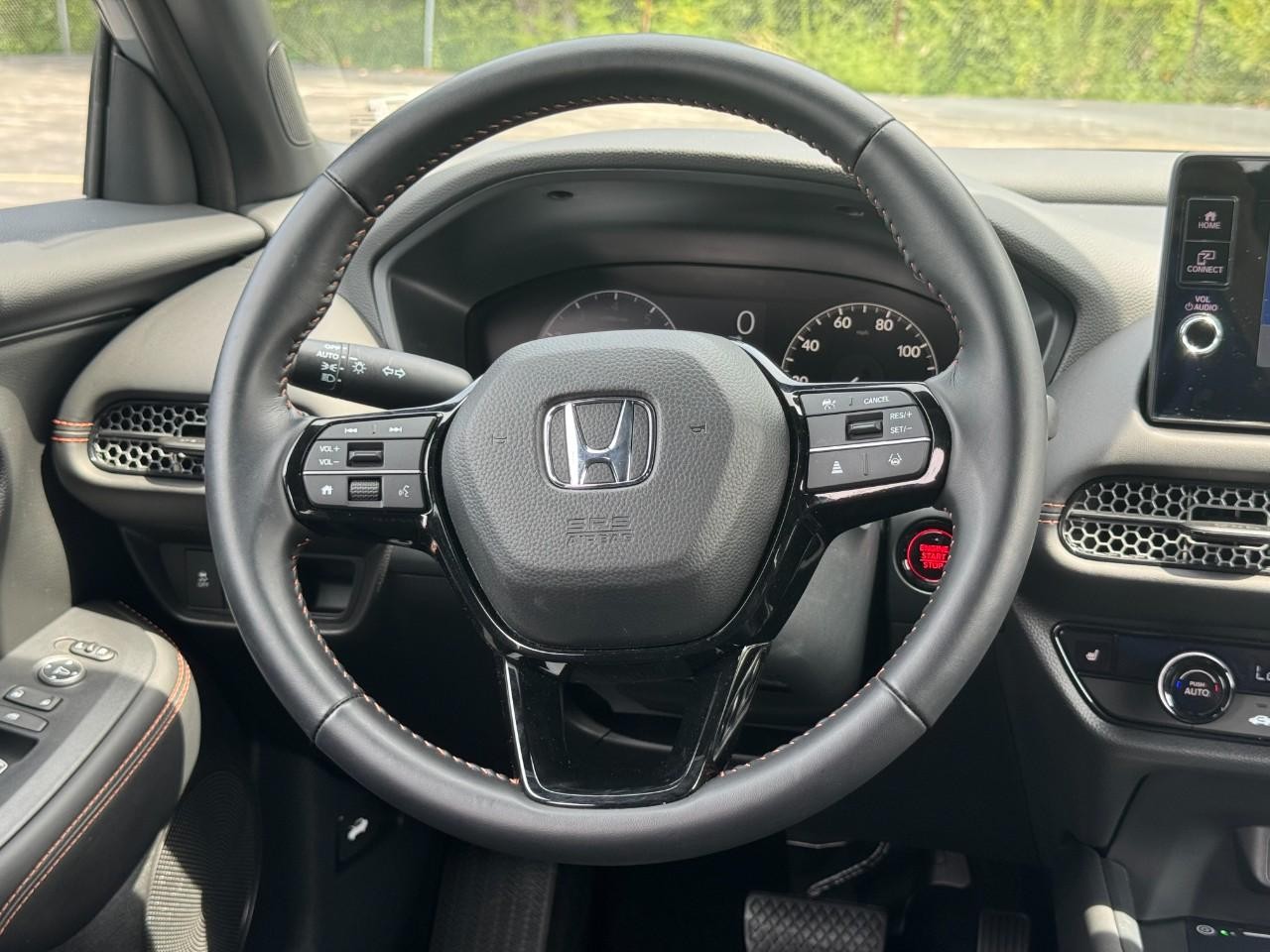 Honda HR-V Vehicle Full-screen Gallery Image 14