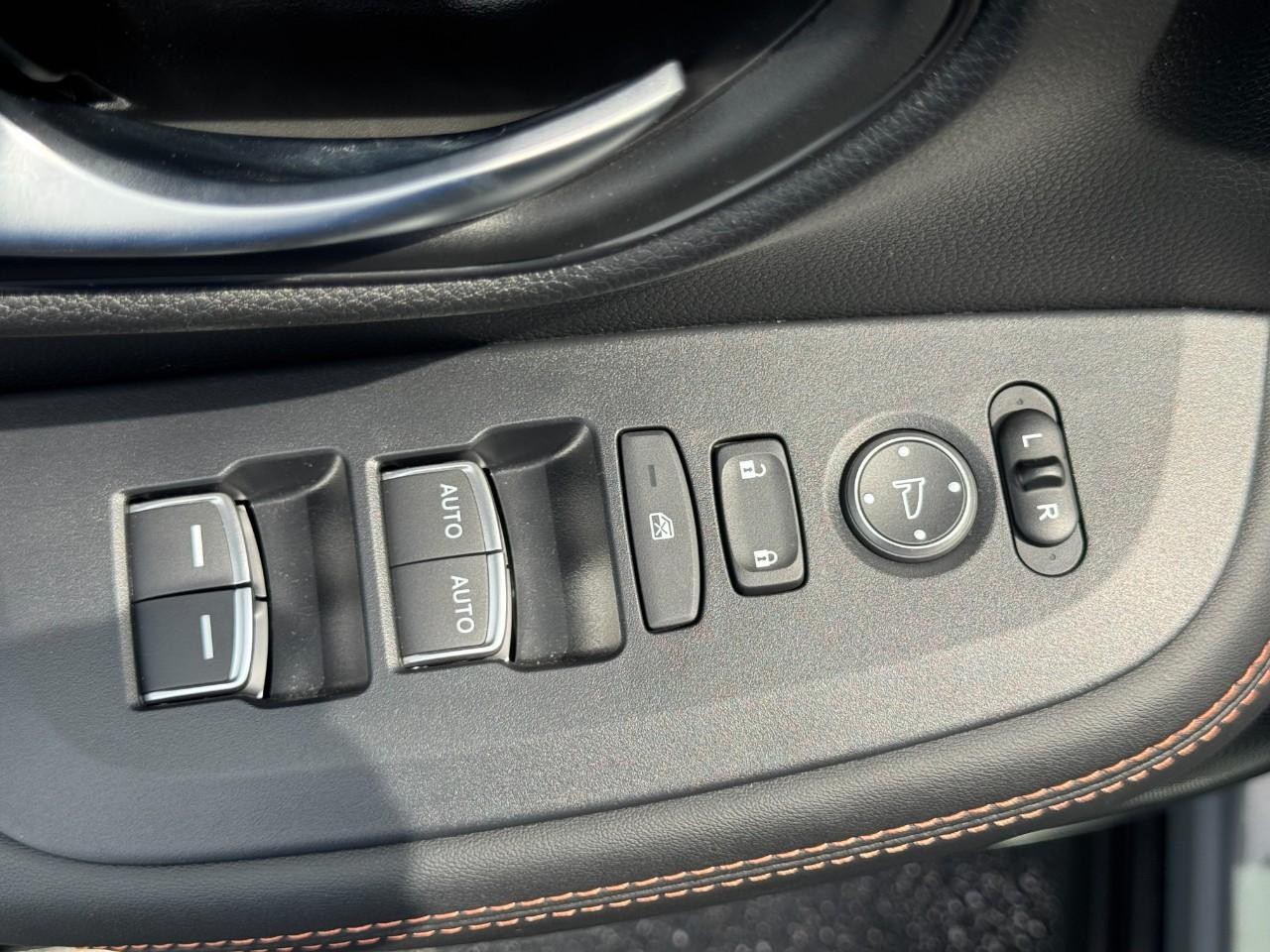 Honda HR-V Vehicle Full-screen Gallery Image 17