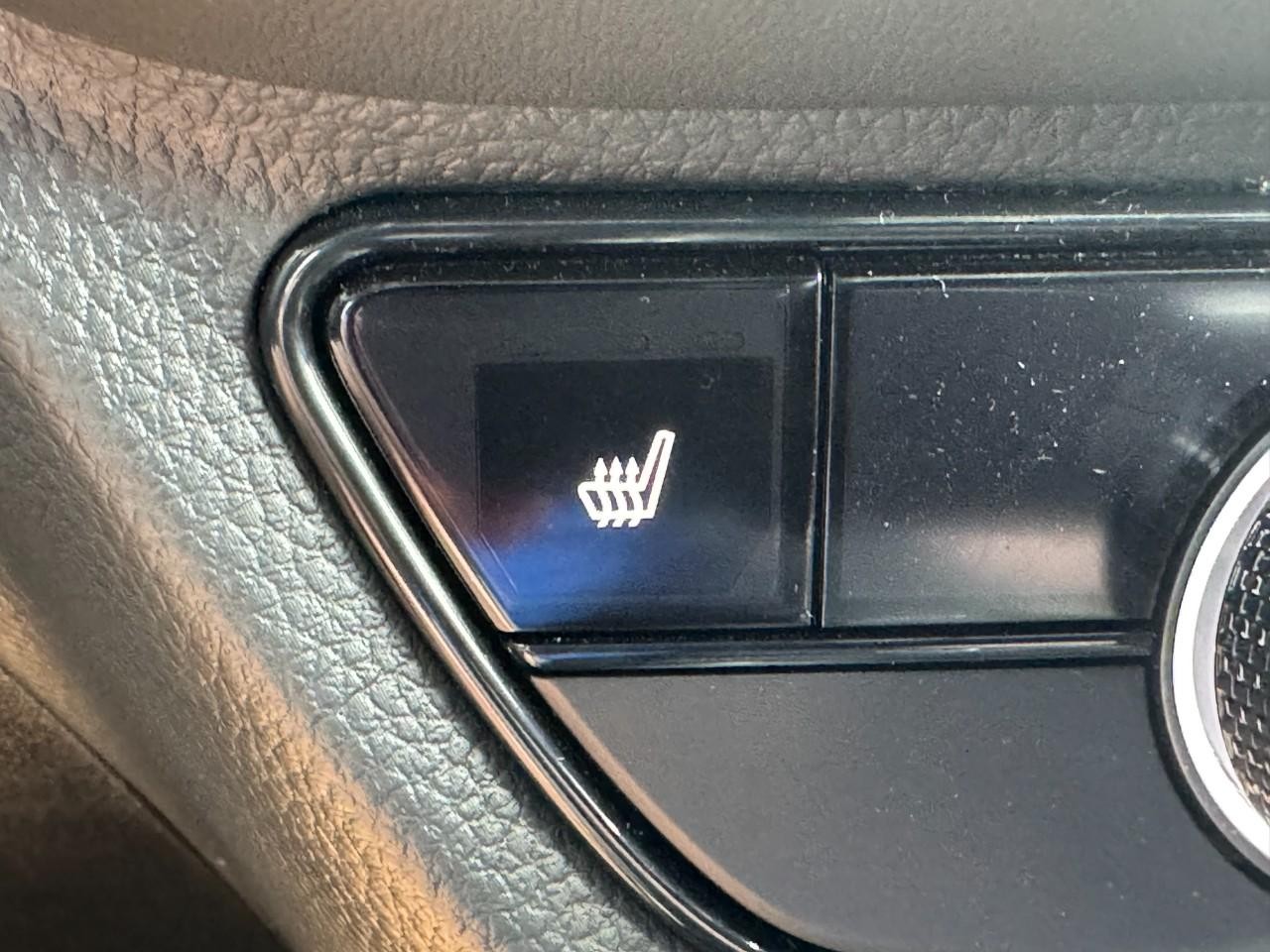 Honda HR-V Vehicle Full-screen Gallery Image 23