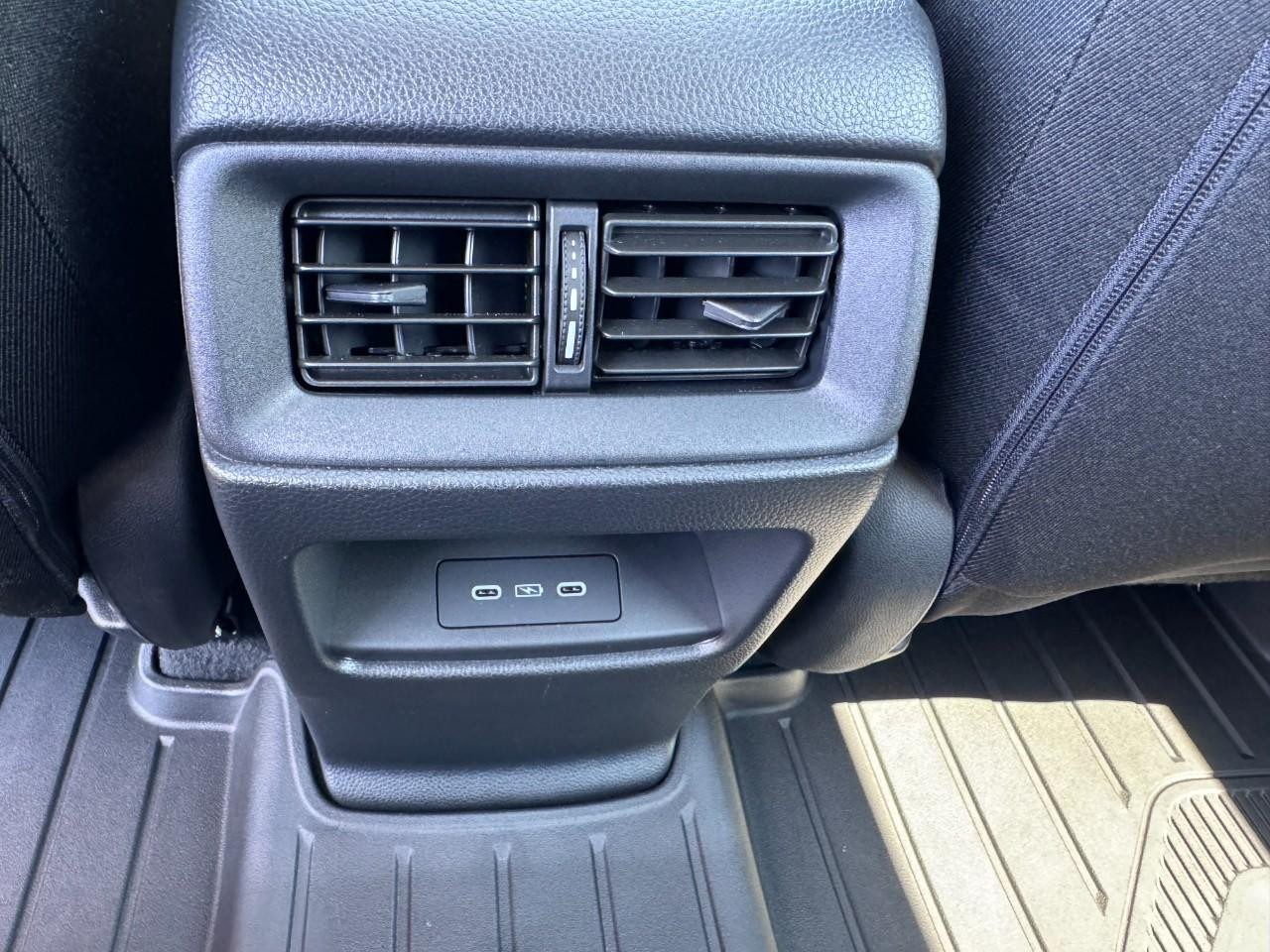 Honda CR-V Vehicle Full-screen Gallery Image 11