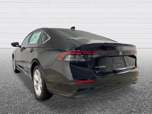 Honda Accord Sedan Vehicle Full-screen Gallery Image 04