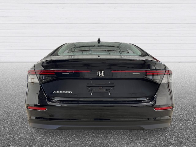 Honda Accord Sedan Vehicle Full-screen Gallery Image 05