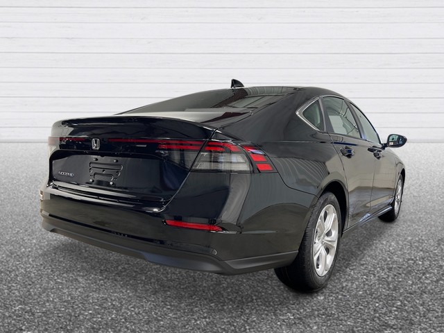 Honda Accord Sedan Vehicle Full-screen Gallery Image 06