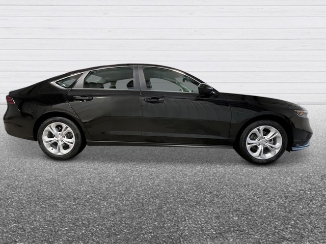 Honda Accord Sedan Vehicle Full-screen Gallery Image 08