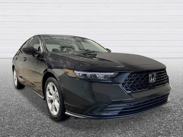 Honda Accord Sedan Vehicle Full-screen Gallery Image 09