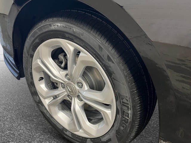 Honda Accord Sedan Vehicle Full-screen Gallery Image 11