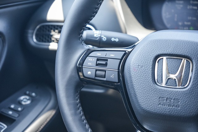 Honda HR-V Vehicle Full-screen Gallery Image 13