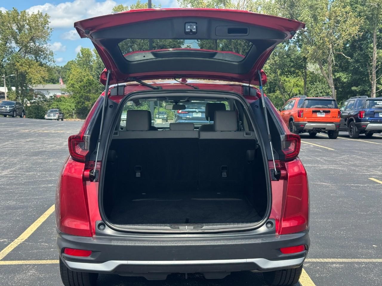 Honda CR-V Hybrid Vehicle Full-screen Gallery Image 04