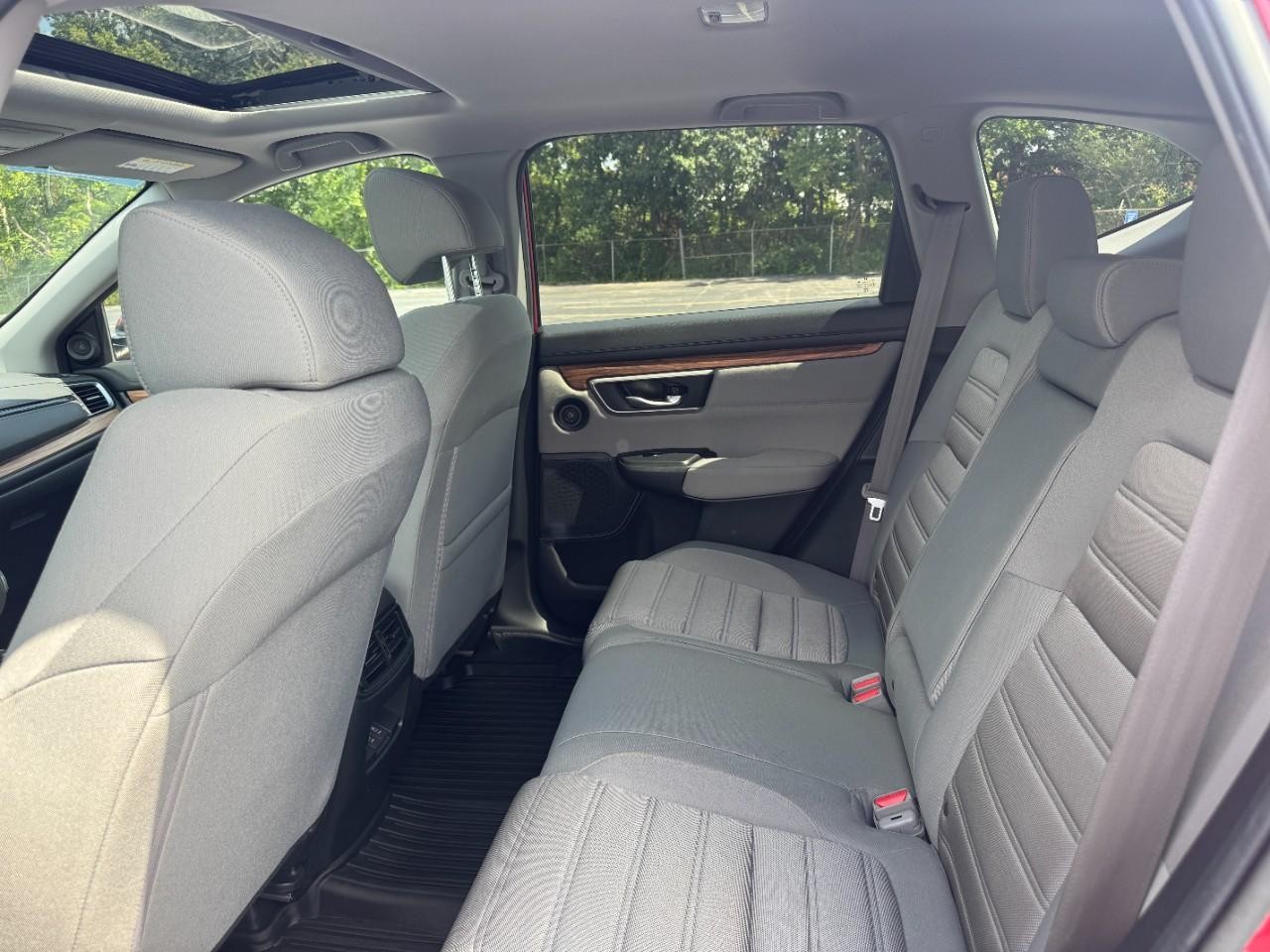 Honda CR-V Hybrid Vehicle Full-screen Gallery Image 10