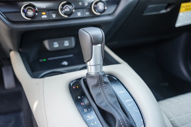 Honda HR-V Vehicle Full-screen Gallery Image 18