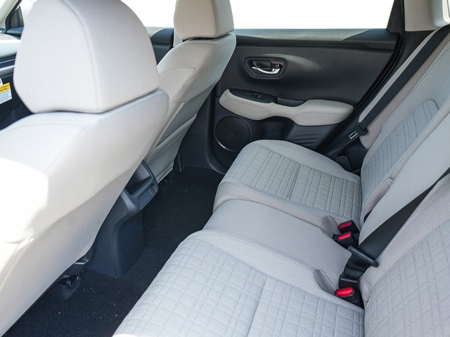 Honda HR-V Vehicle Full-screen Gallery Image 21