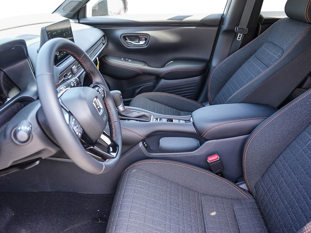 Honda HR-V Vehicle Full-screen Gallery Image 20