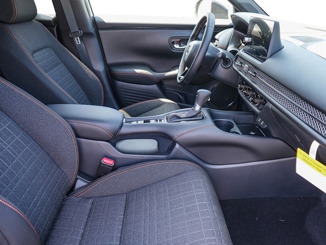Honda HR-V Vehicle Full-screen Gallery Image 32