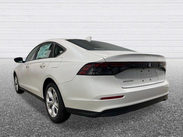 Honda Accord Sedan Vehicle Full-screen Gallery Image 04