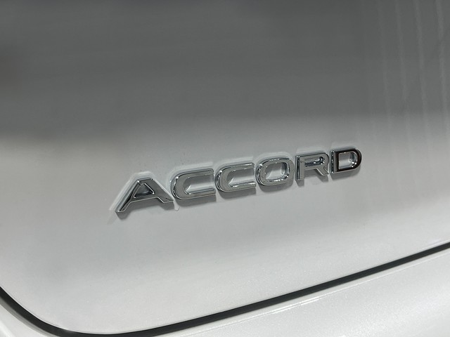 Honda Accord Sedan Vehicle Full-screen Gallery Image 06