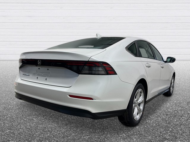 Honda Accord Sedan Vehicle Full-screen Gallery Image 07