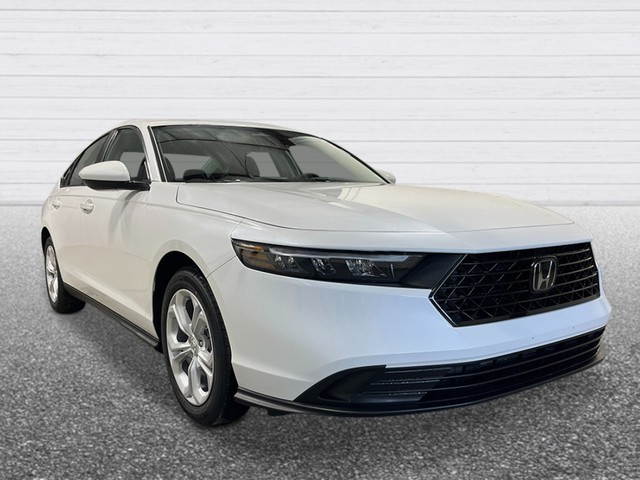 Honda Accord Sedan Vehicle Full-screen Gallery Image 09