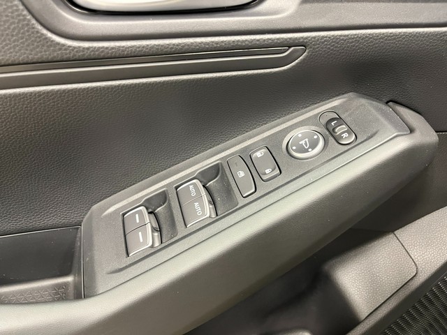 Honda Accord Sedan Vehicle Full-screen Gallery Image 14