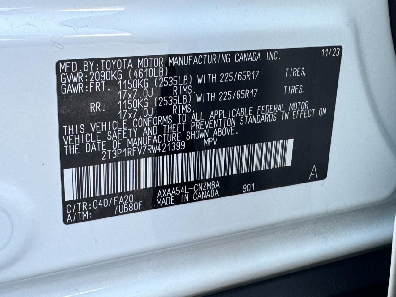 Toyota RAV4 Vehicle Full-screen Gallery Image 26