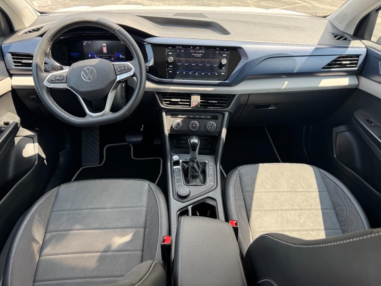 Volkswagen Taos Vehicle Full-screen Gallery Image 15