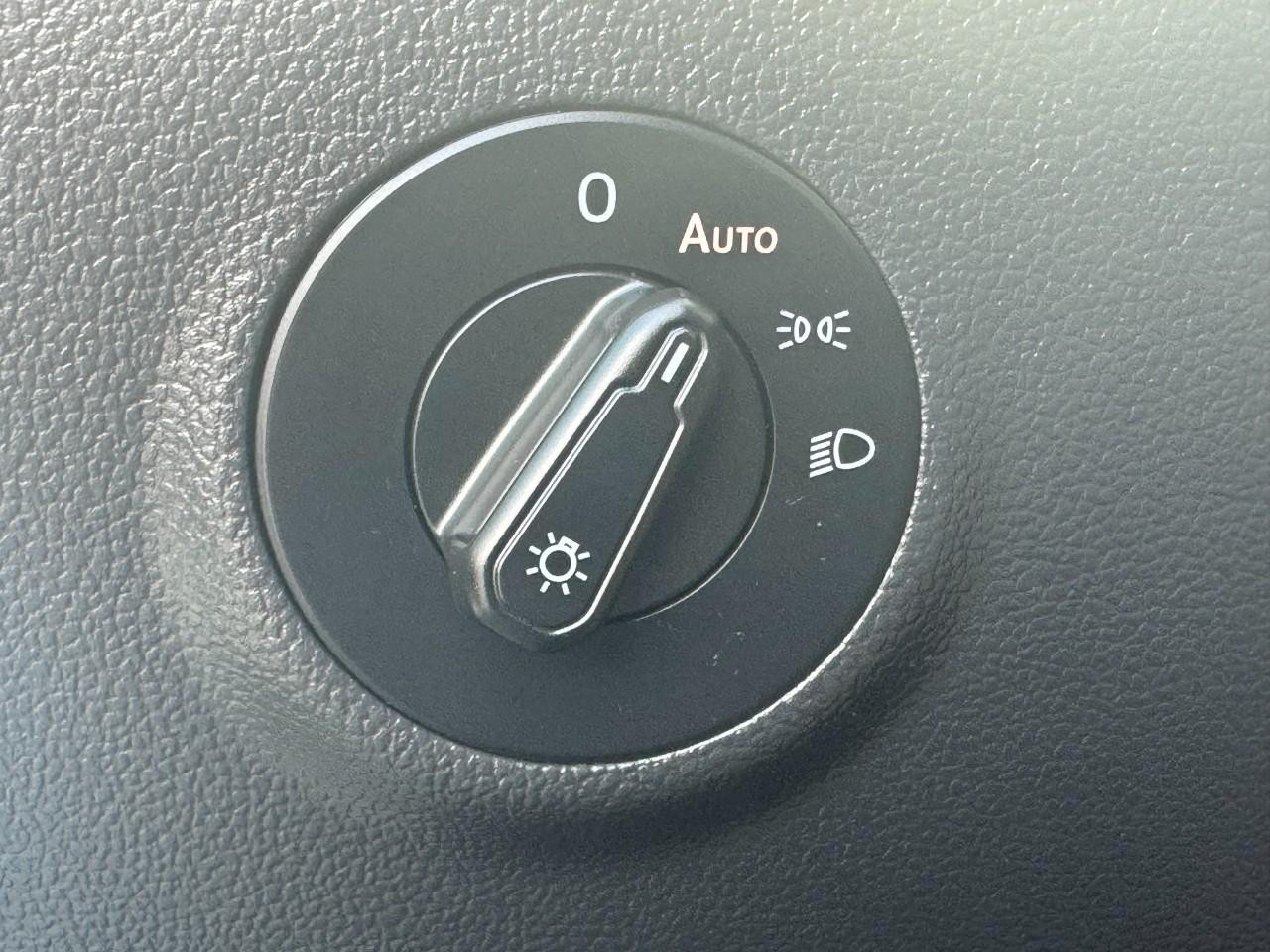 Volkswagen Taos Vehicle Full-screen Gallery Image 22