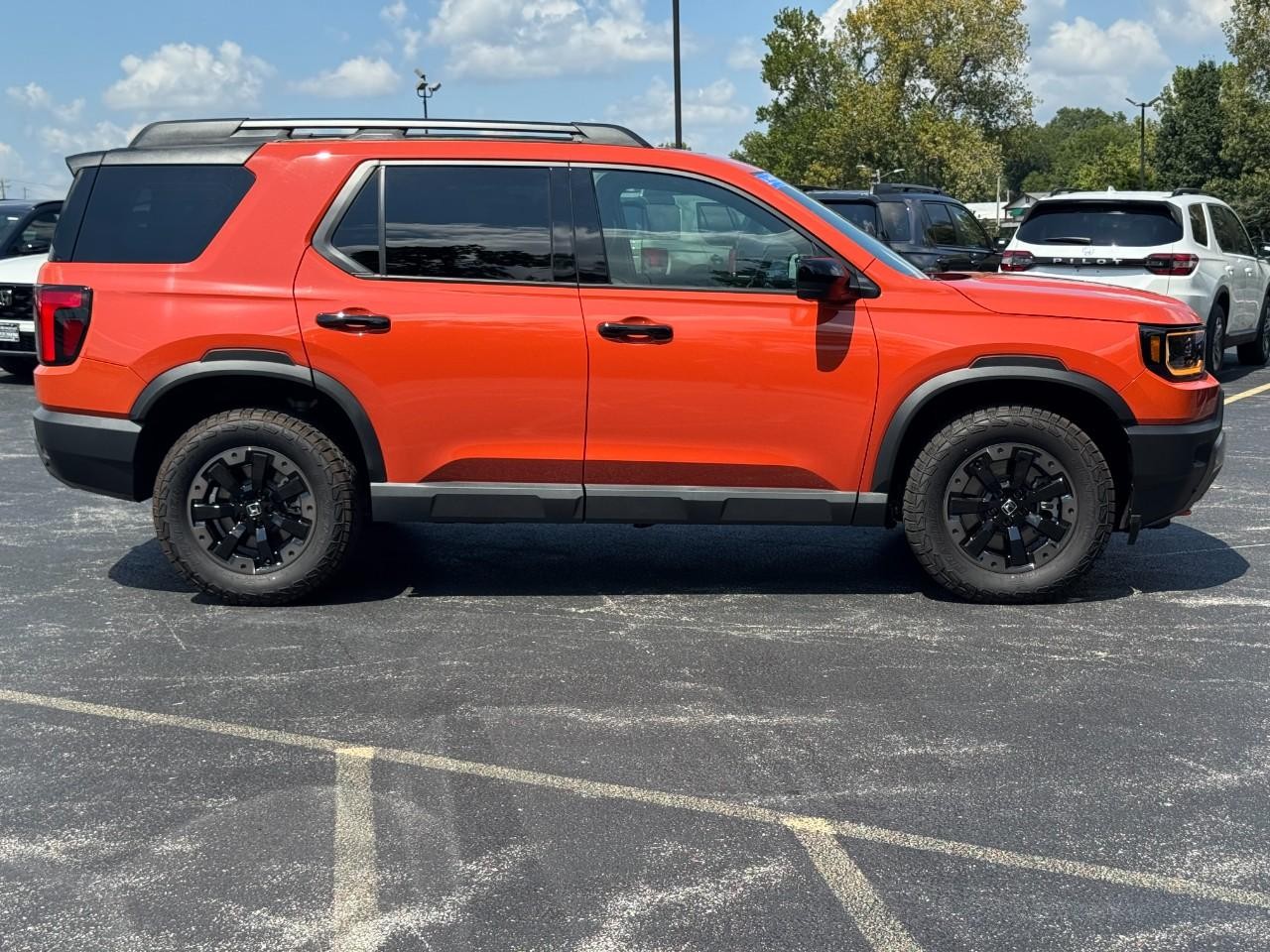Honda Passport Vehicle Full-screen Gallery Image 03