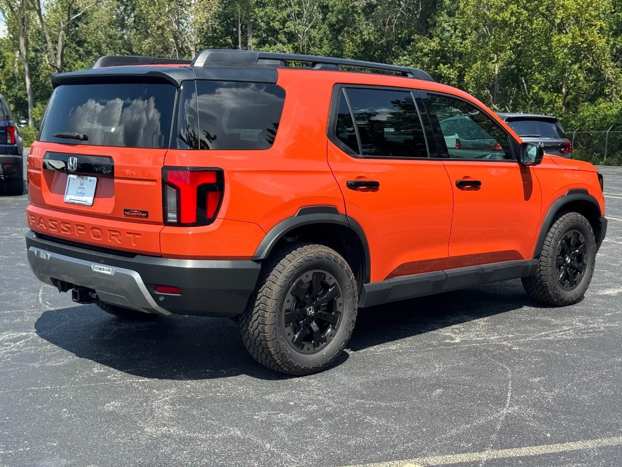 Honda Passport Vehicle Full-screen Gallery Image 04