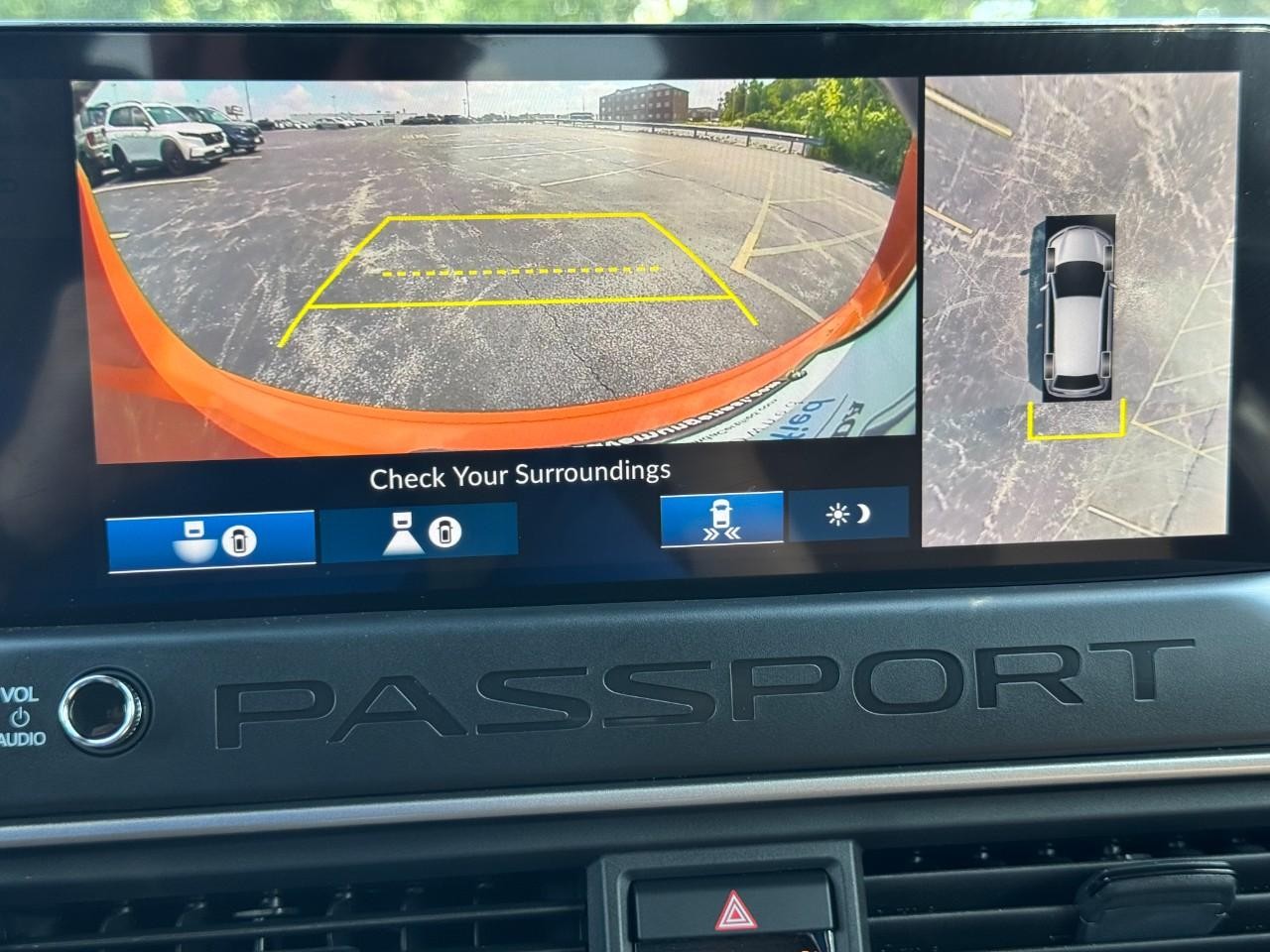 Honda Passport Vehicle Full-screen Gallery Image 27
