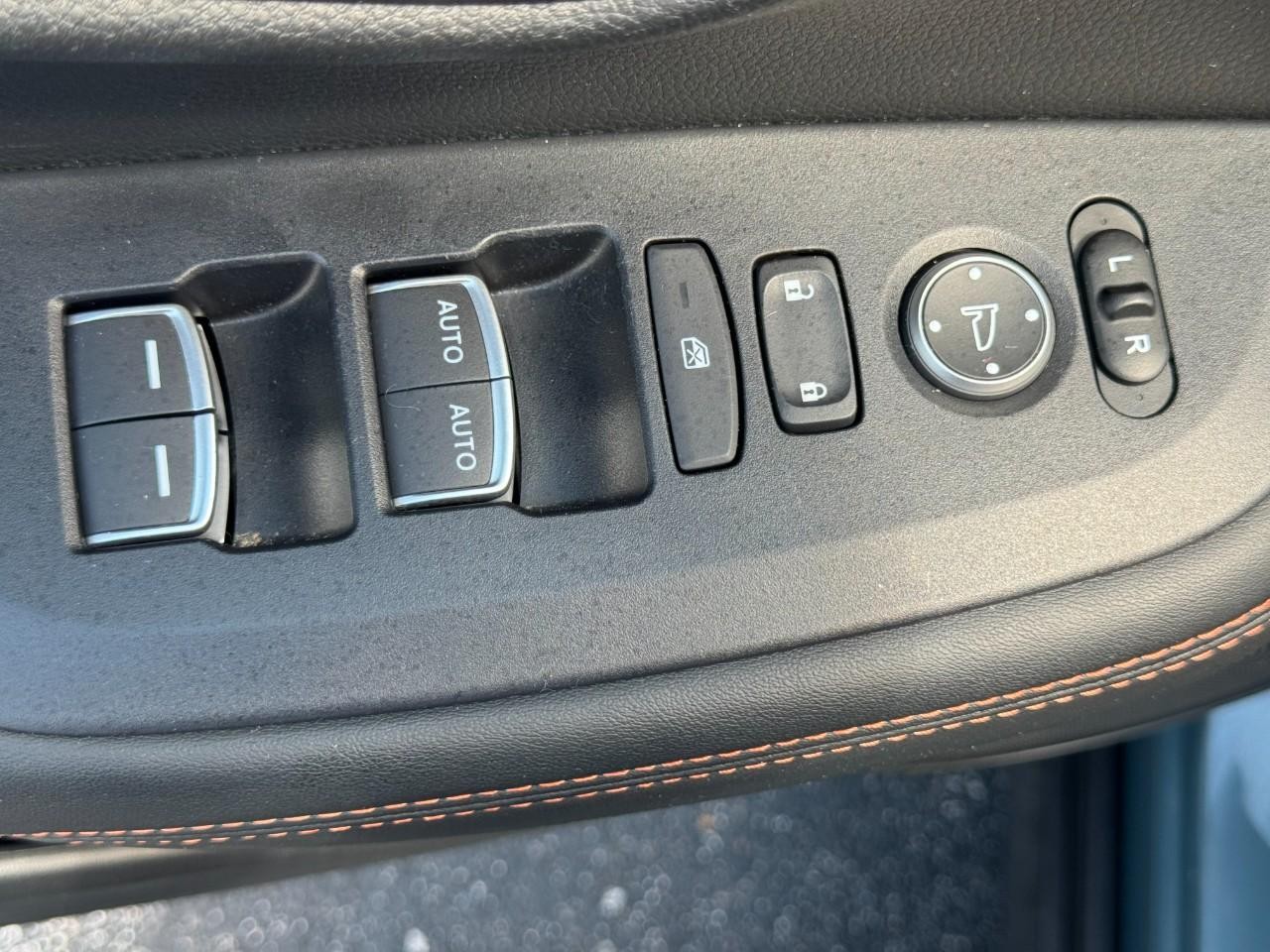 Honda HR-V Vehicle Full-screen Gallery Image 17