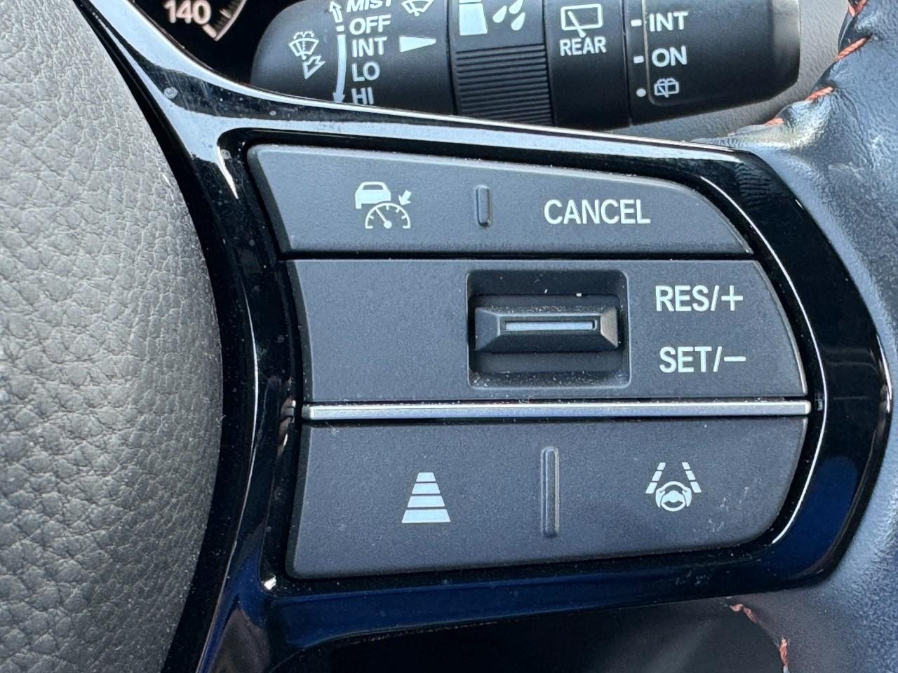 Honda HR-V Vehicle Full-screen Gallery Image 19