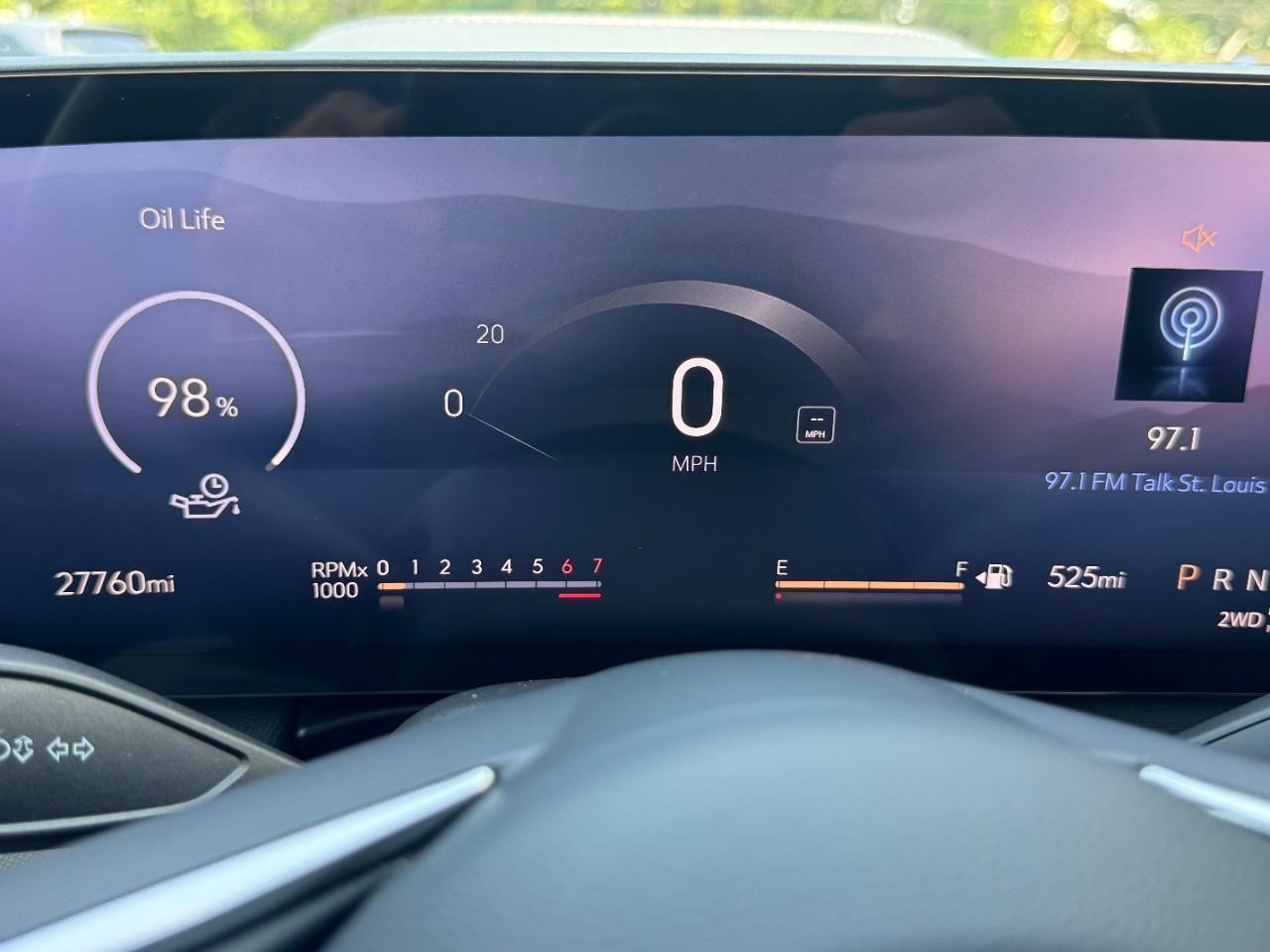 Buick Enclave Vehicle Full-screen Gallery Image 23