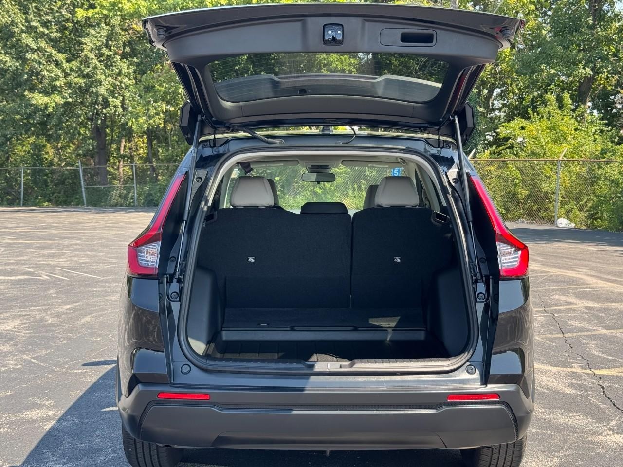 Honda CR-V Vehicle Full-screen Gallery Image 05
