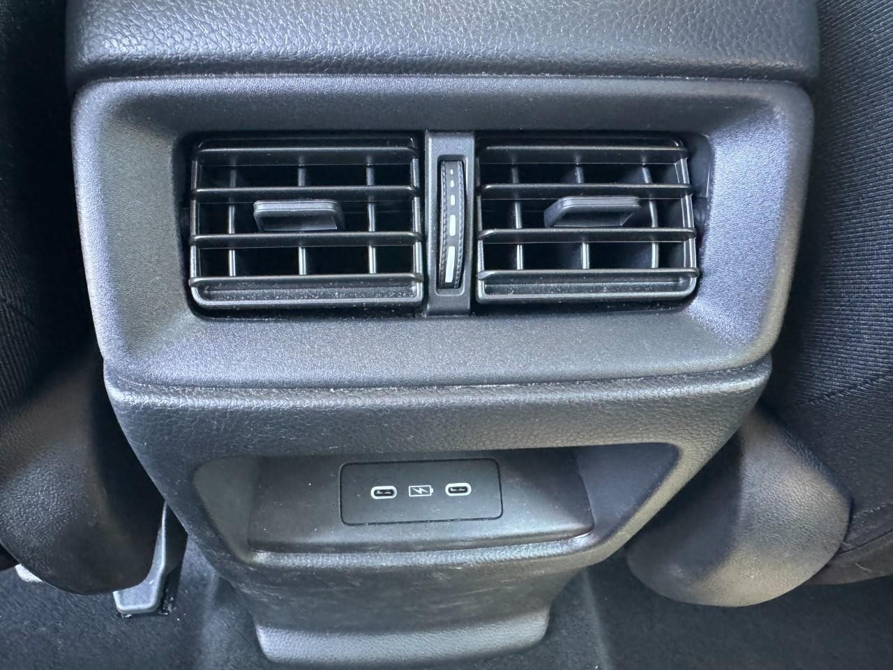 Honda CR-V Vehicle Full-screen Gallery Image 12
