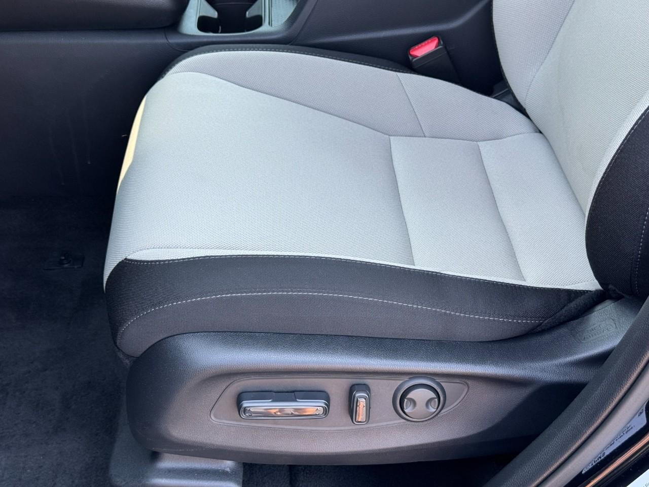 Honda CR-V Vehicle Full-screen Gallery Image 18