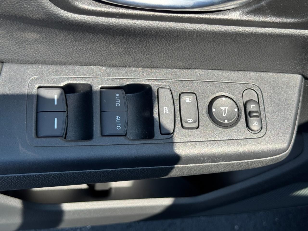 Honda CR-V Vehicle Full-screen Gallery Image 19