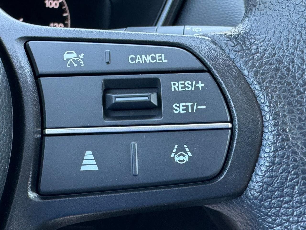 Honda CR-V Vehicle Full-screen Gallery Image 21