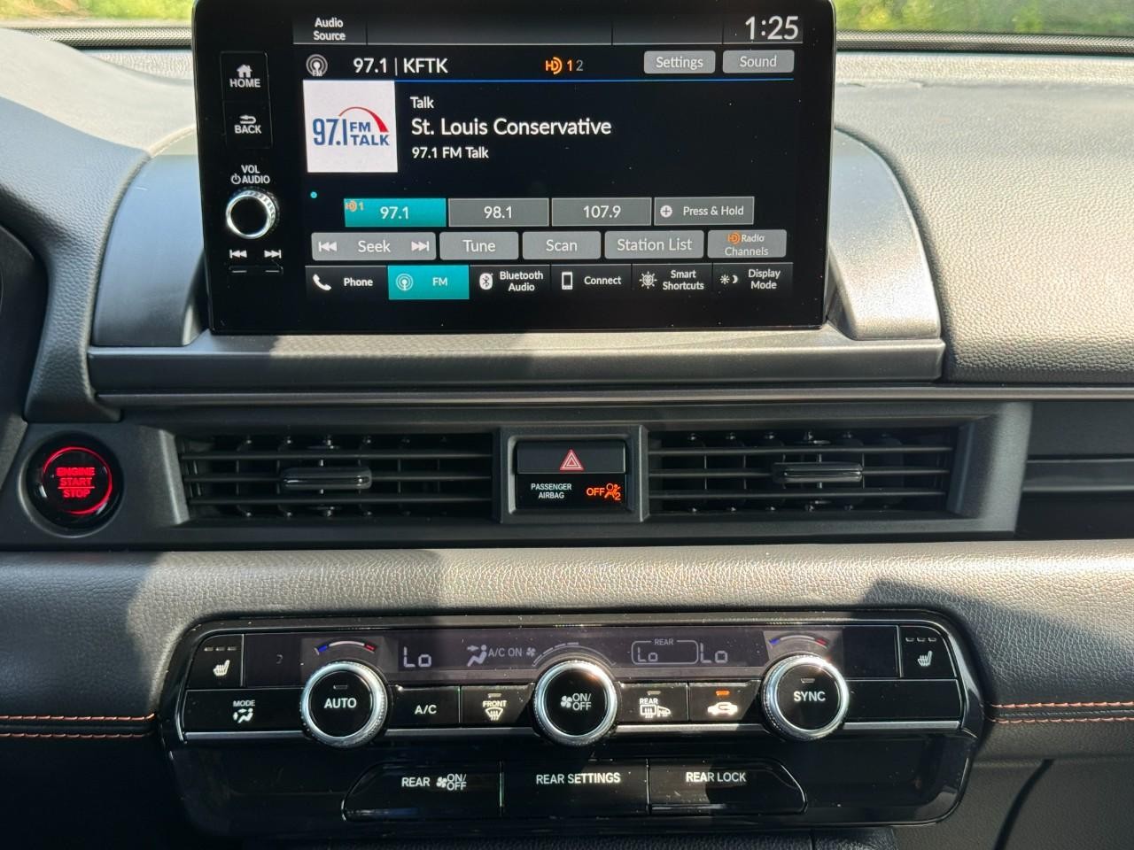 Honda Pilot Vehicle Full-screen Gallery Image 17