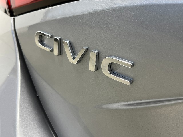 Honda Civic Hatchback Vehicle Full-screen Gallery Image 07