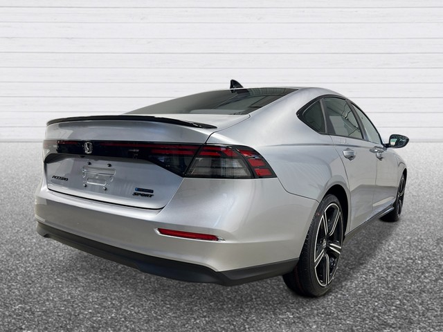 Honda Accord Hybrid Vehicle Full-screen Gallery Image 06