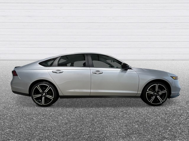 Honda Accord Hybrid Vehicle Full-screen Gallery Image 09