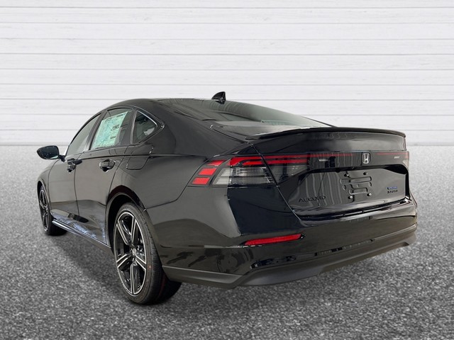 Honda Accord Hybrid Vehicle Full-screen Gallery Image 04