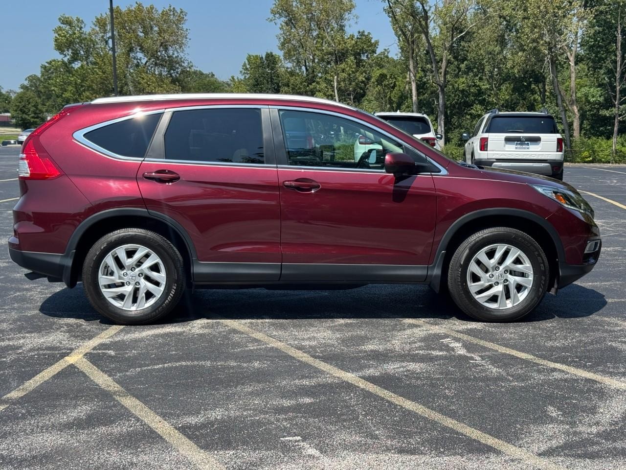 Honda CR-V Vehicle Full-screen Gallery Image 03
