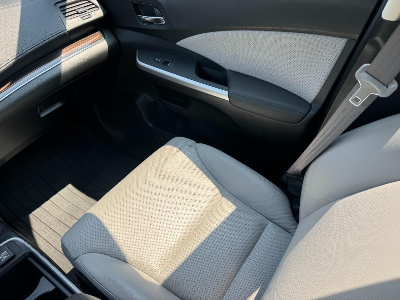 Honda CR-V Vehicle Full-screen Gallery Image 17