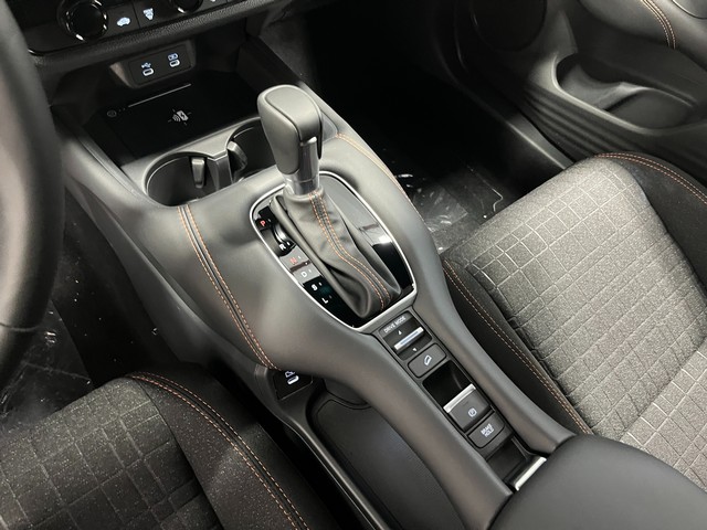 Honda HR-V Vehicle Full-screen Gallery Image 23