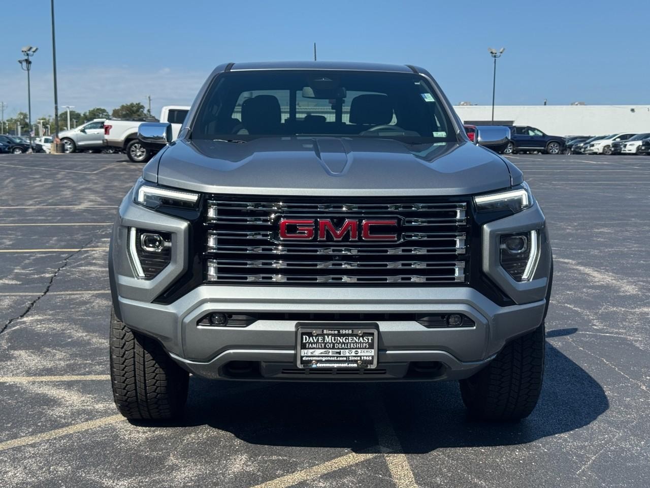 GMC Canyon Vehicle Full-screen Gallery Image 10